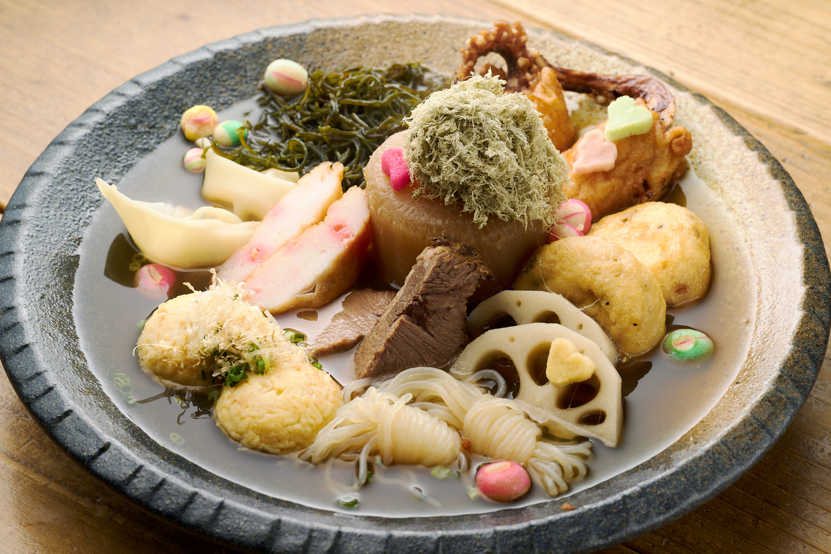 晩酌処はるさんさん 名物の煮込み